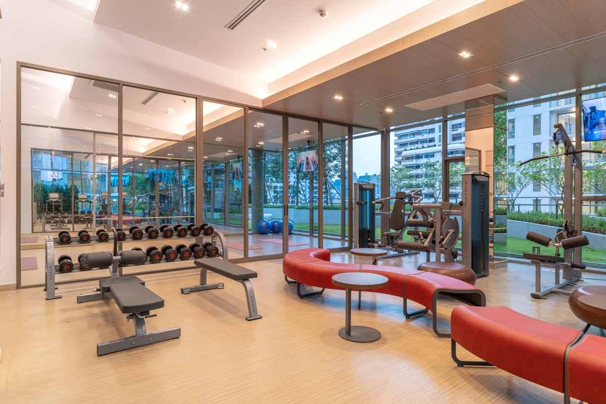 Modern 2-BR Condo at Supalai Oriental Sukhumvit 39, 82 sqm, high-floor, rent at 45,000 THB/month. Prime location with top amenities. Ready 1st March.