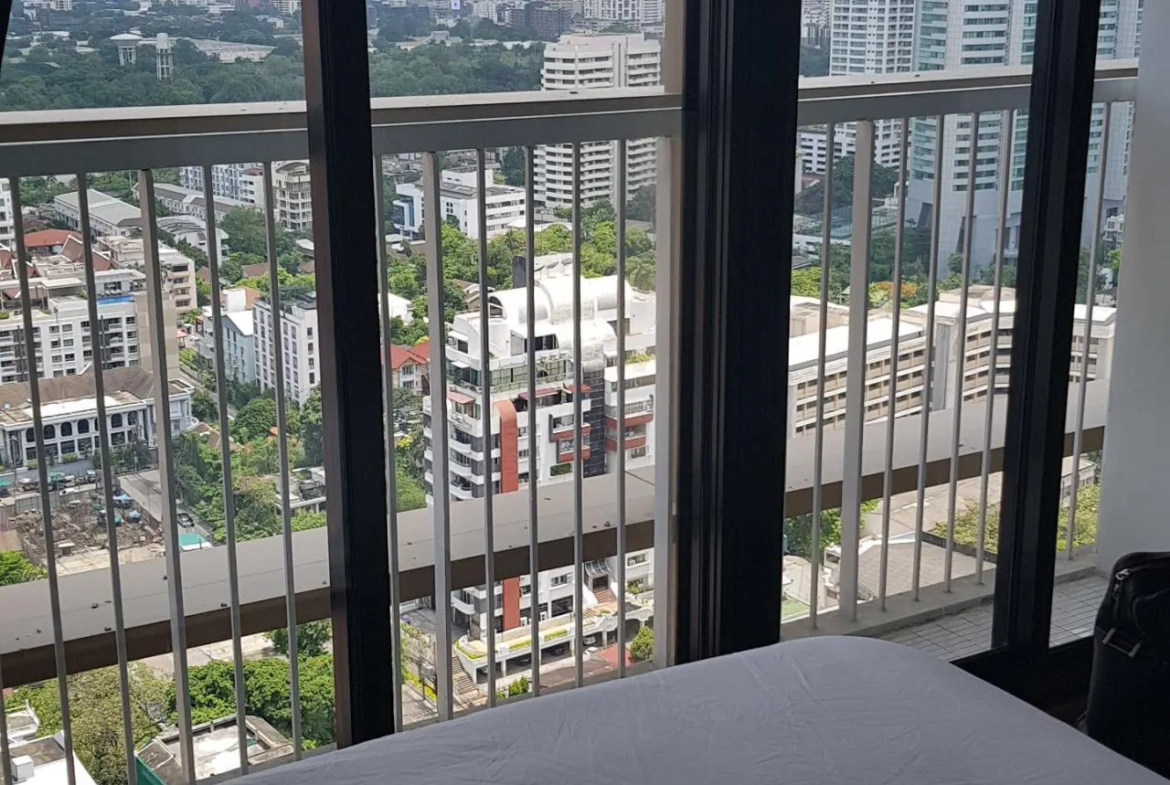 Spacious 2-bed, 2-bath, 53 sqm condo at Park Origin Phrom Phong for sale at ฿13.9M. Prime Sukhumvit 24 location with luxury amenities and BTS access..