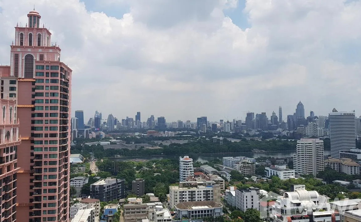 Spacious 2-bed, 2-bath, 53 sqm condo at Park Origin Phrom Phong for sale at ฿13.9M. Prime Sukhumvit 24 location with luxury amenities and BTS access..