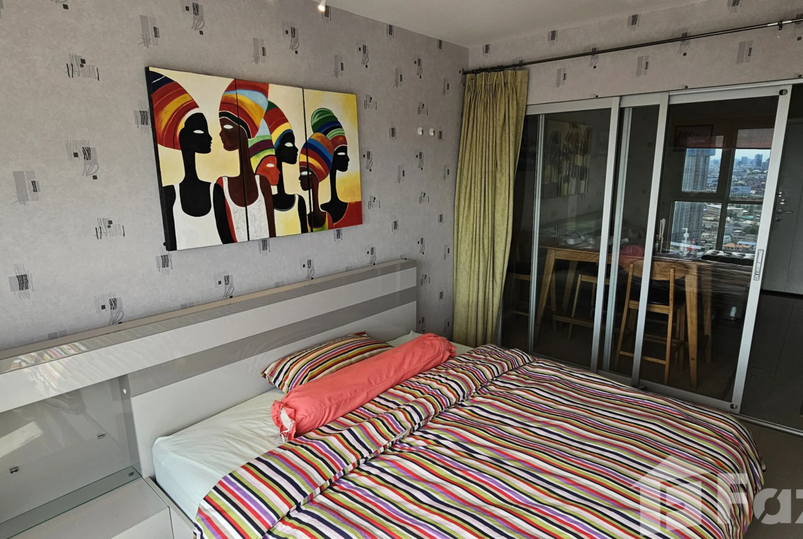 1-bedroom, 1-bathroom 38.33sqm condo at ASPIRE Sukhumvit 48 near BTS Phra Khanong. For sale at 3.5M THB. Prime location with luxury amenities. Contact us now!
