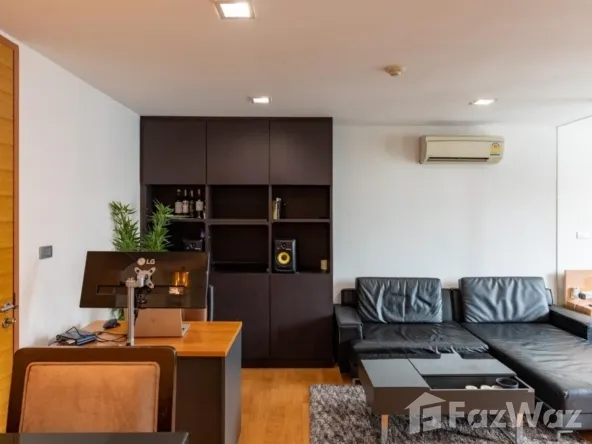 1-bedroom, 1-bathroom 38sqm condo at XVI The Sixteenth in Khlong Toei. For sale at 4.6M THB. Prime location near MRT. Contact us for details!