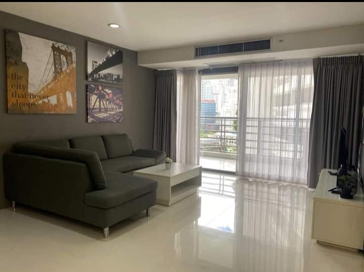 Spacious 3-bed, 2-bath 121 sqm condo at Waterford Diamond Tower for rent. Prime Sukhumvit 30/1 location near BTS Phrom Phong. Rent: 55,000 THB/month.