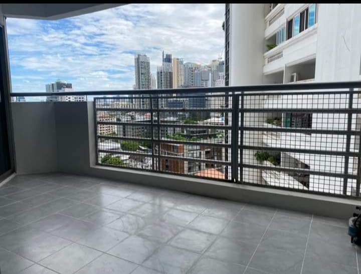 Spacious 3-bed, 2-bath 121 sqm condo at Waterford Diamond Tower for rent. Prime Sukhumvit 30/1 location near BTS Phrom Phong. Rent: 55,000 THB/month.