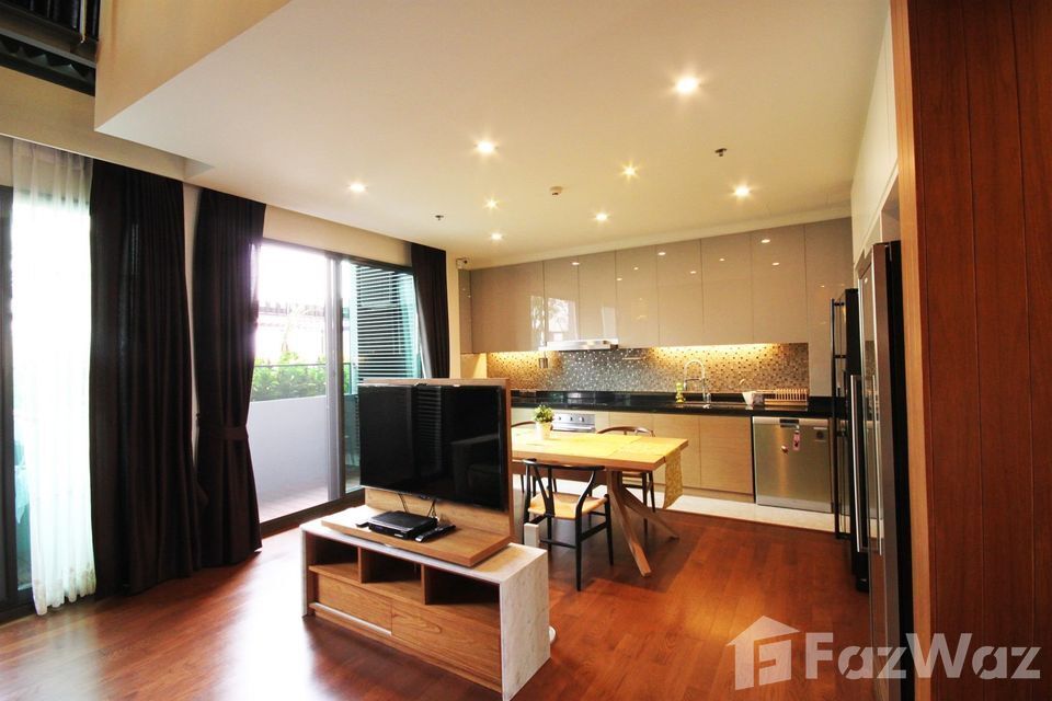 Luxury 2-bed, 4-bath, 150 sqm condo at Noble Remix 2 for sale at ฿32M. Prime Thonglor location, BTS access, maid's room, and stunning city views.