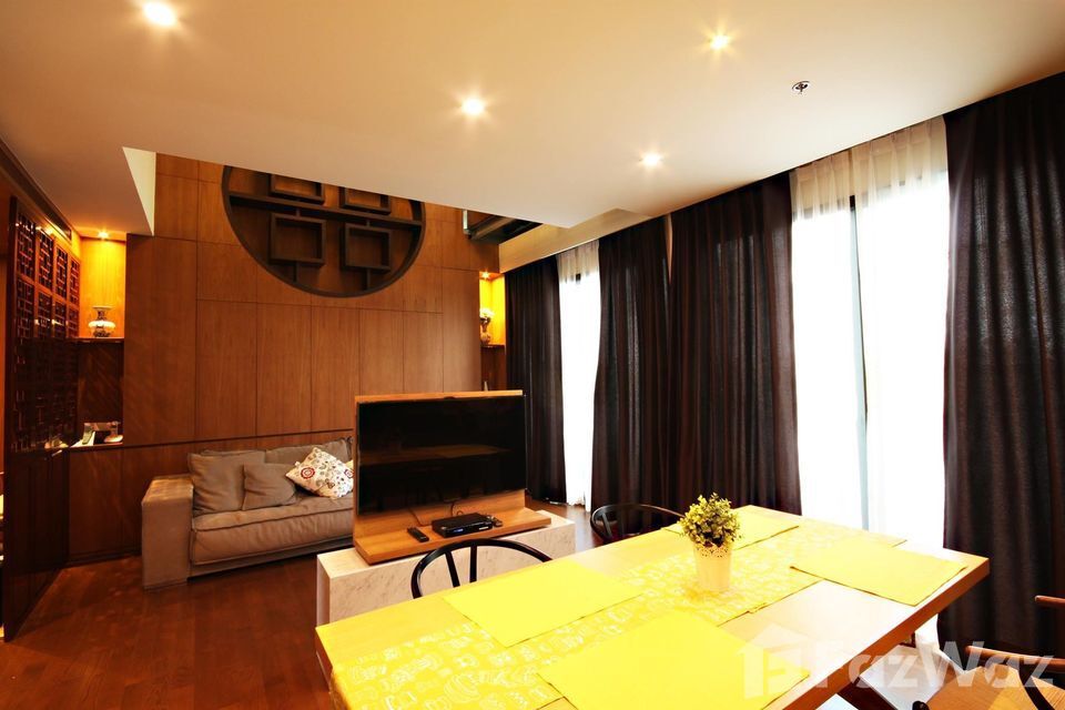 Luxury 2-bed, 4-bath, 150 sqm condo at Noble Remix 2 for sale at ฿32M. Prime Thonglor location, BTS access, maid's room, and stunning city views.