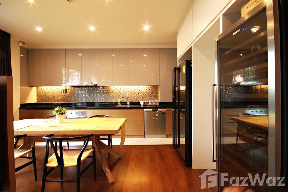 Luxury 2-bed, 4-bath, 150 sqm condo at Noble Remix 2 for sale at ฿32M. Prime Thonglor location, BTS access, maid's room, and stunning city views.