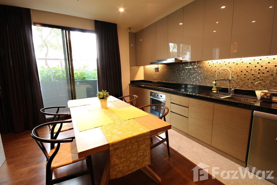 Luxury 2-bed, 4-bath, 150 sqm condo at Noble Remix 2 for sale at ฿32M. Prime Thonglor location, BTS access, maid's room, and stunning city views.