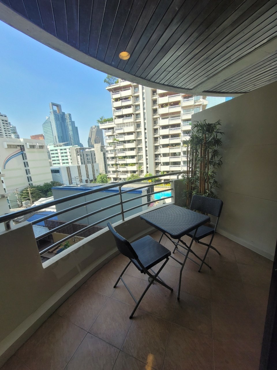 Spacious 3BR condo at Cosmo Villa Sukhumvit 12, 250 sqm, pet-friendly, city views, near BTS Asoke & MRT Sukhumvit. Rent: 70,000 THB/month. Contact us today!