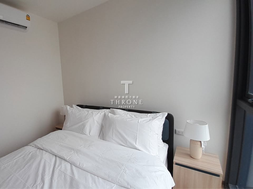 Discover urban luxury at XT Phayathai! Rent this fully furnished 2-bedroom, 2-bathroom condo on the 33rd floor, spanning 82.5 sqm, for 53,000 THB/month. Enjoy top-tier amenities and a prime Bangkok location. Near BTS Phaya Thai