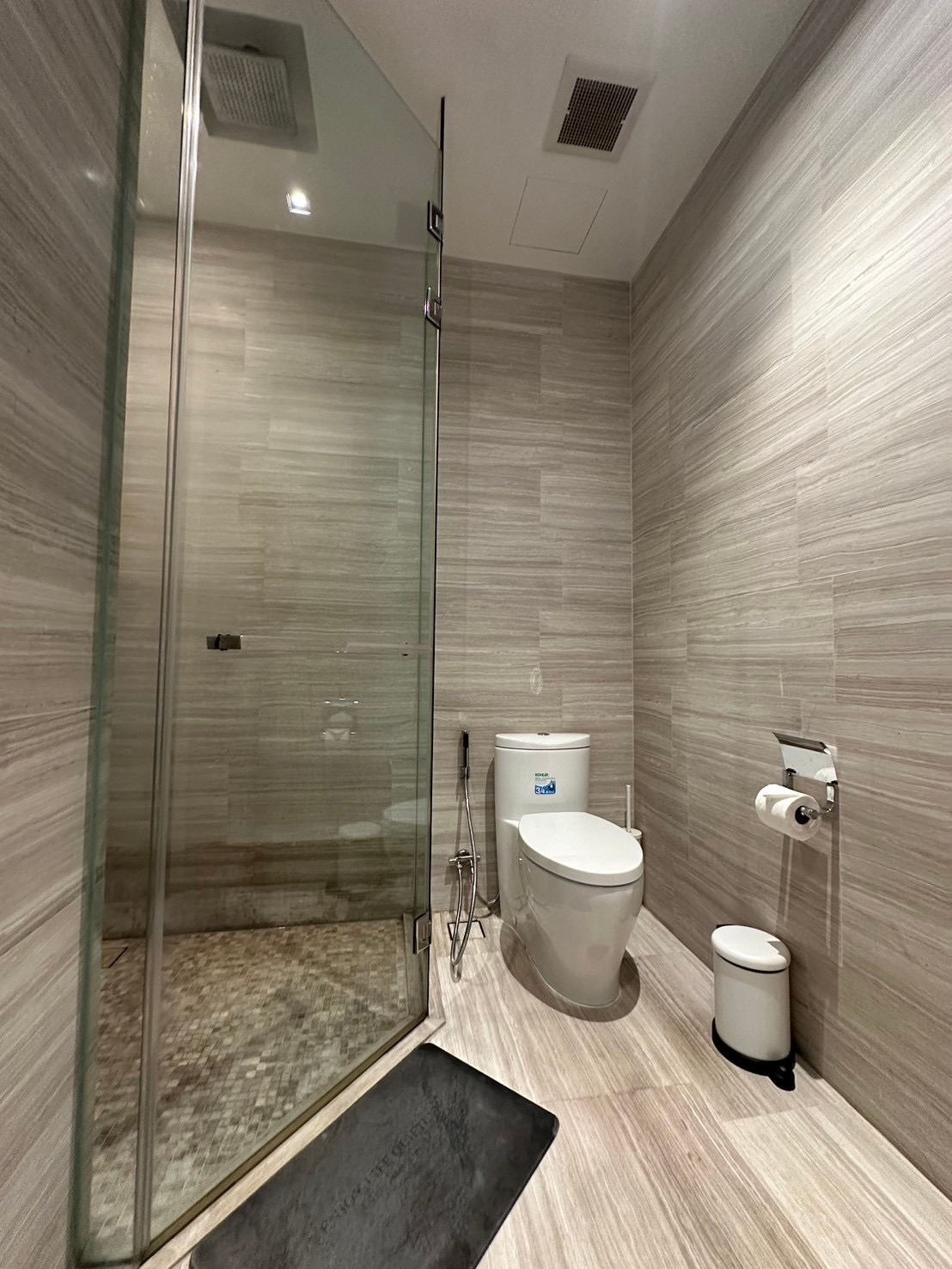 2-Bed, 2-Bath, 83.43 sqm Condo at The Diplomat 39 for Rent 72,000 THB or Sale 27,000,000 THB, 300m to BTS Phrom Phong, Luxury Sukhumvit Living.