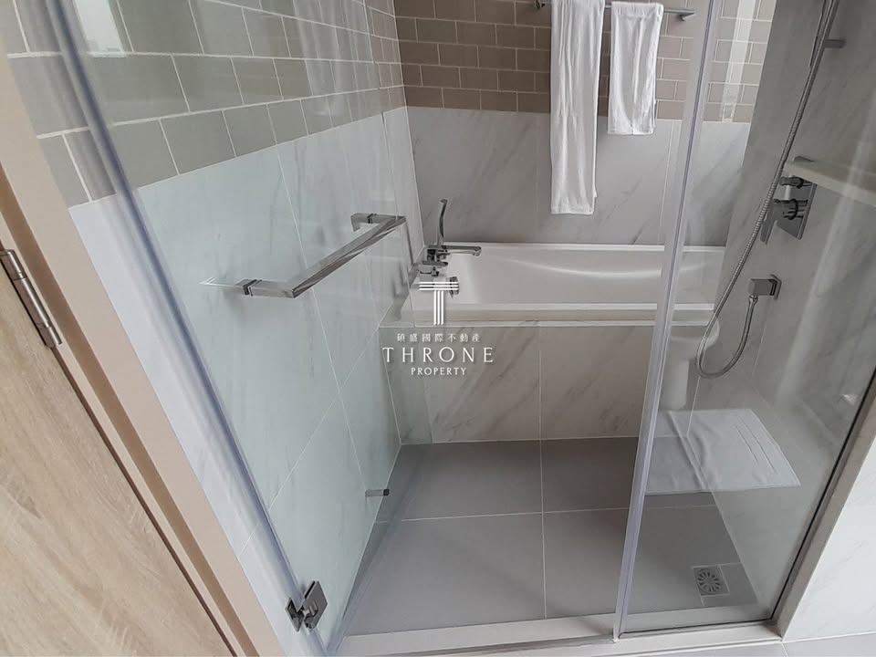 Discover urban luxury at XT Phayathai! Rent this fully furnished 2-bedroom, 2-bathroom condo on the 33rd floor, spanning 82.5 sqm, for 53,000 THB/month. Enjoy top-tier amenities and a prime Bangkok location. Near BTS Phaya Thai