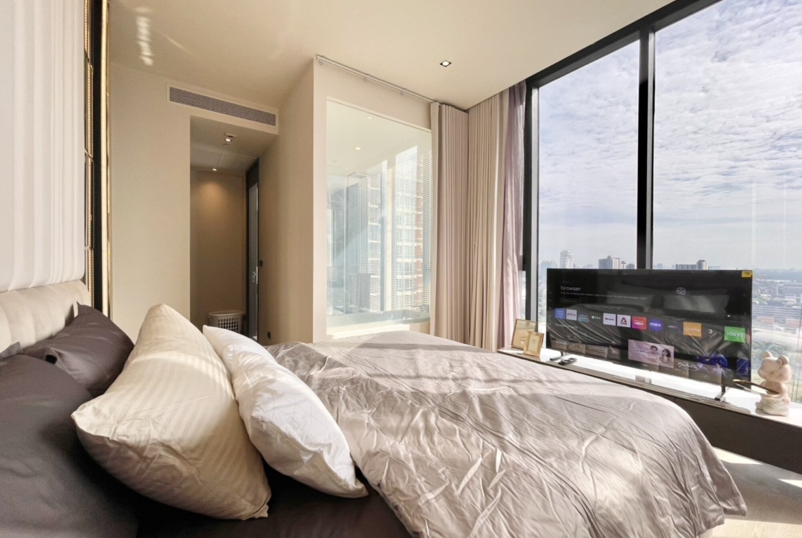 Luxurious 2-bedroom condo for rent at Hyde Heritage Thonglor, 80 sqm on the 21st floor, fully furnished, near BTS Thonglor. Rent: 130,000 THB/month