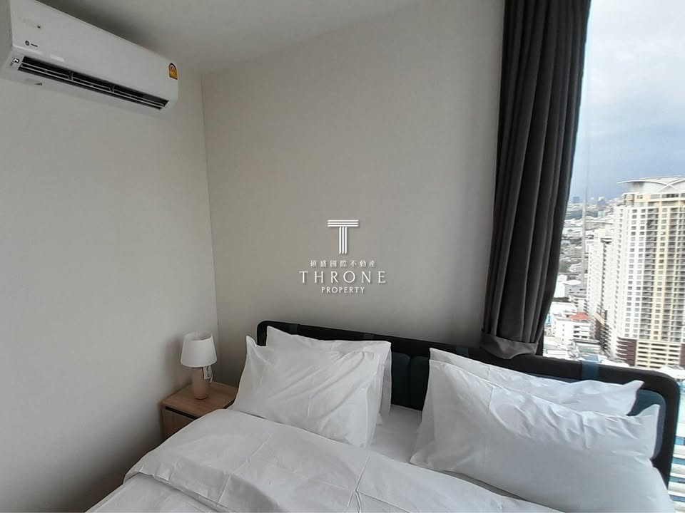 Discover urban luxury at XT Phayathai! Rent this fully furnished 2-bedroom, 2-bathroom condo on the 33rd floor, spanning 82.5 sqm, for 53,000 THB/month. Enjoy top-tier amenities and a prime Bangkok location. Near BTS Phaya Thai