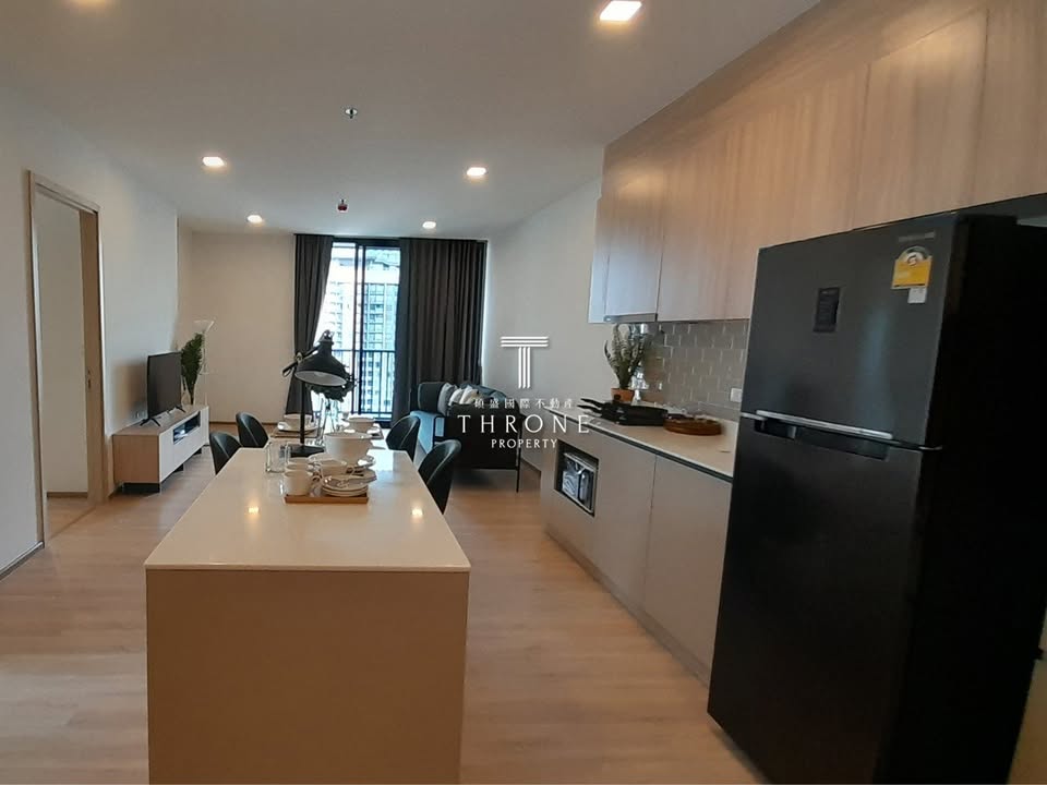 Discover urban luxury at XT Phayathai! Rent this fully furnished 2-bedroom, 2-bathroom condo on the 33rd floor, spanning 82.5 sqm, for 53,000 THB/month. Enjoy top-tier amenities and a prime Bangkok location. Near BTS Phaya Thai