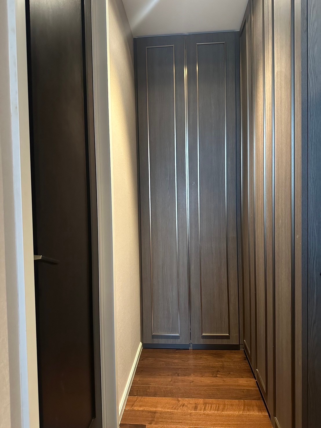 2-Bed, 2-Bath, 83.43 sqm Condo at The Diplomat 39 for Rent 72,000 THB or Sale 27,000,000 THB, 300m to BTS Phrom Phong, Luxury Sukhumvit Living.