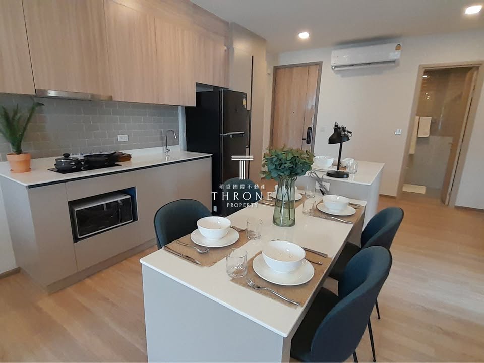 Discover urban luxury at XT Phayathai! Rent this fully furnished 2-bedroom, 2-bathroom condo on the 33rd floor, spanning 82.5 sqm, for 53,000 THB/month. Enjoy top-tier amenities and a prime Bangkok location. Near BTS Phaya Thai