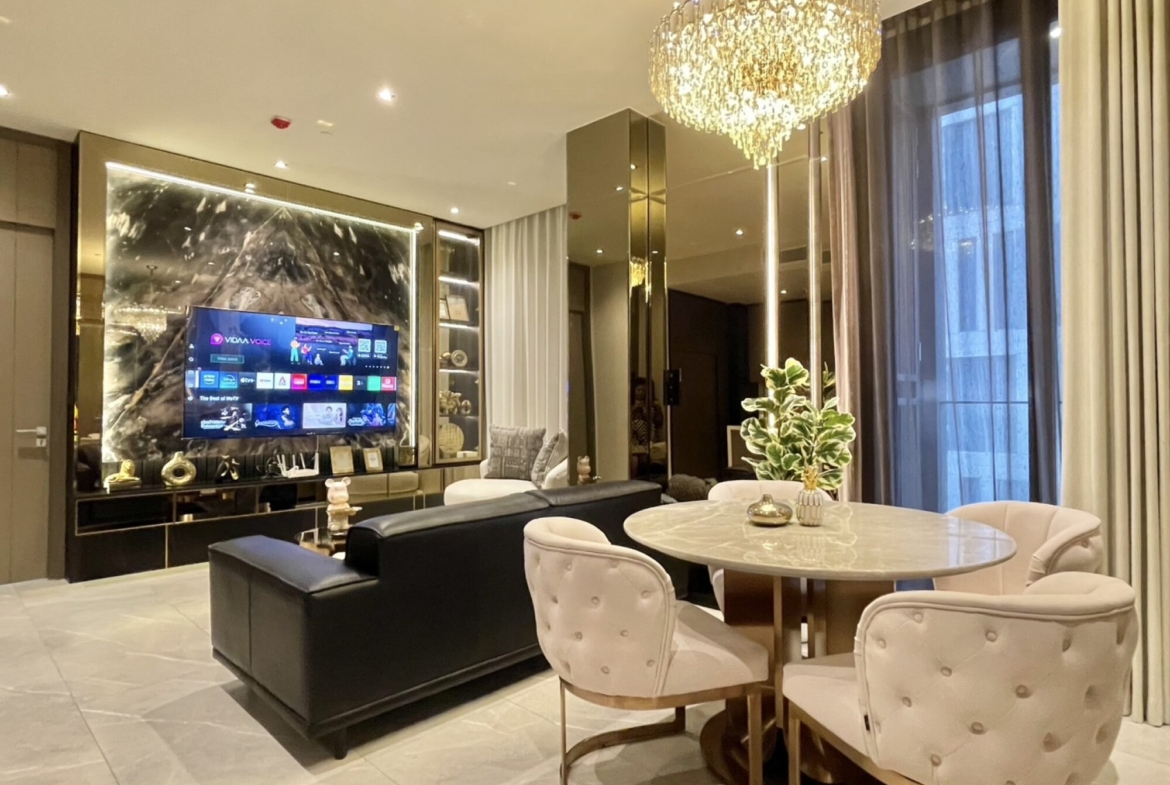 Luxurious 2-bedroom condo for rent at Hyde Heritage Thonglor, 80 sqm on the 21st floor, fully furnished, near BTS Thonglor. Rent: 130,000 THB/month