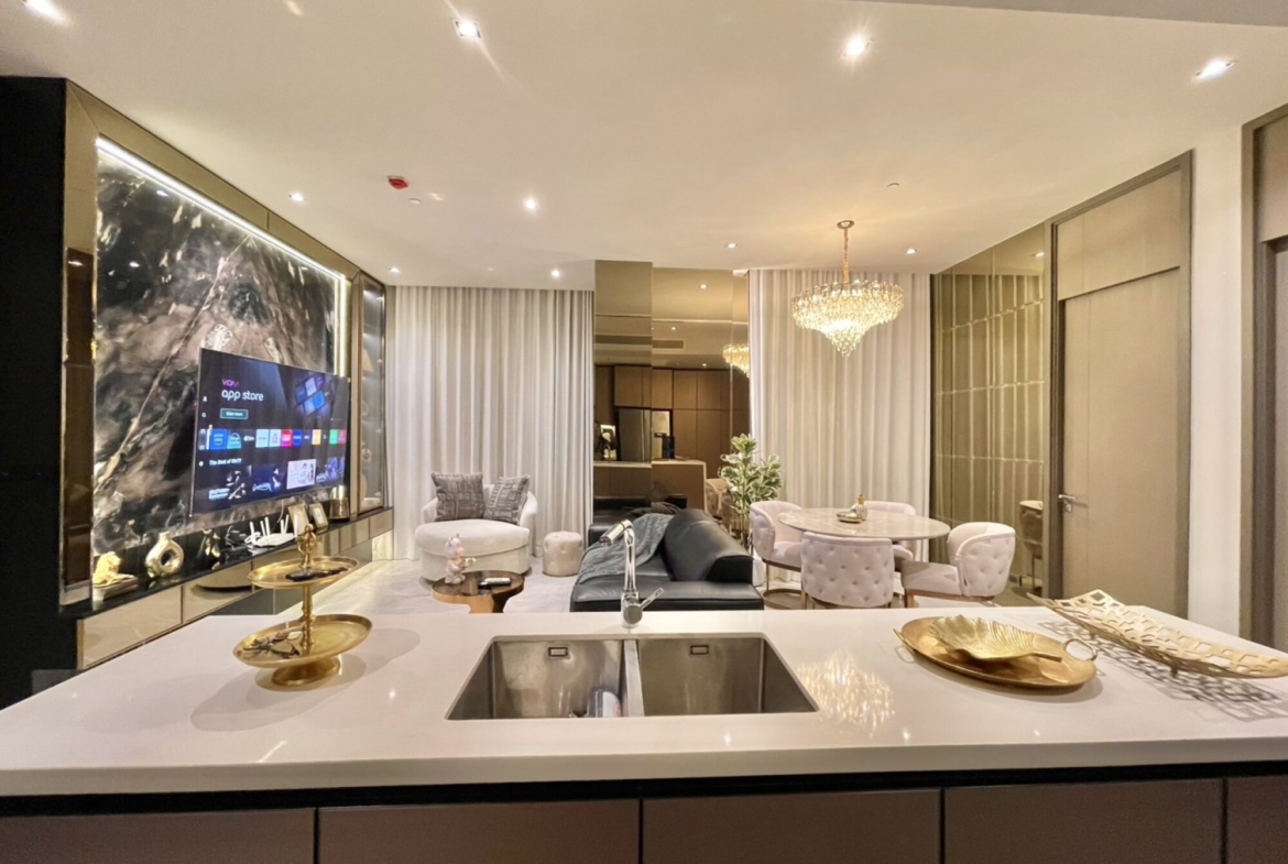 Luxurious 2-bedroom condo for rent at Hyde Heritage Thonglor, 80 sqm on the 21st floor, fully furnished, near BTS Thonglor. Rent: 130,000 THB/month