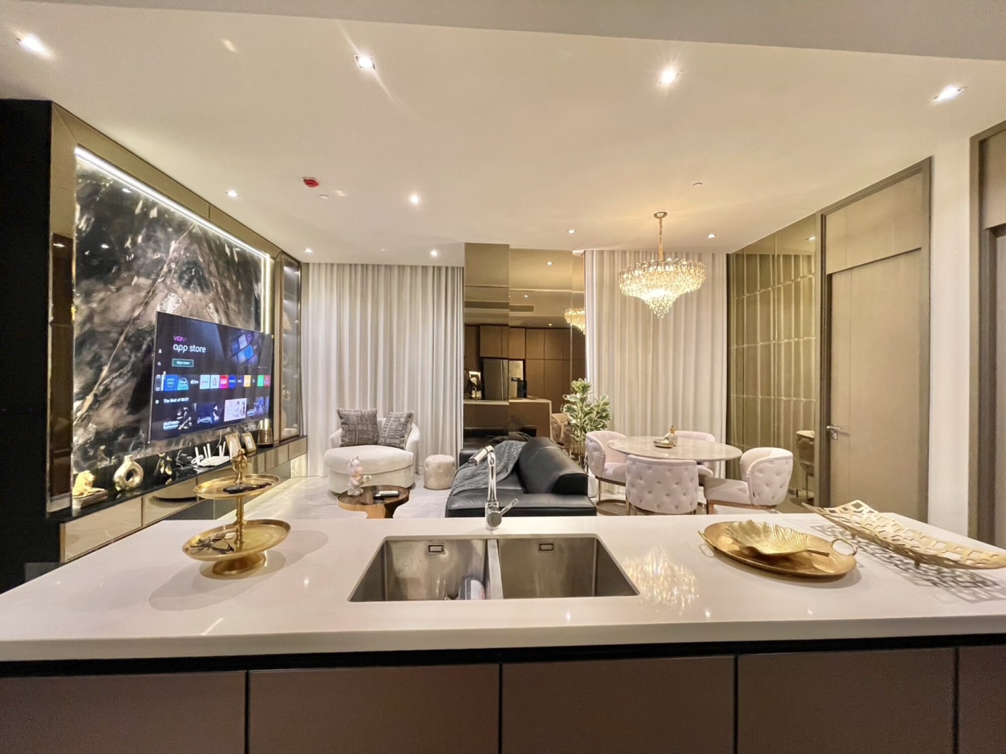 Luxurious 2-bedroom condo for rent at Hyde Heritage Thonglor, 80 sqm on the 21st floor, fully furnished, near BTS Thonglor. Rent: 130,000 THB/month