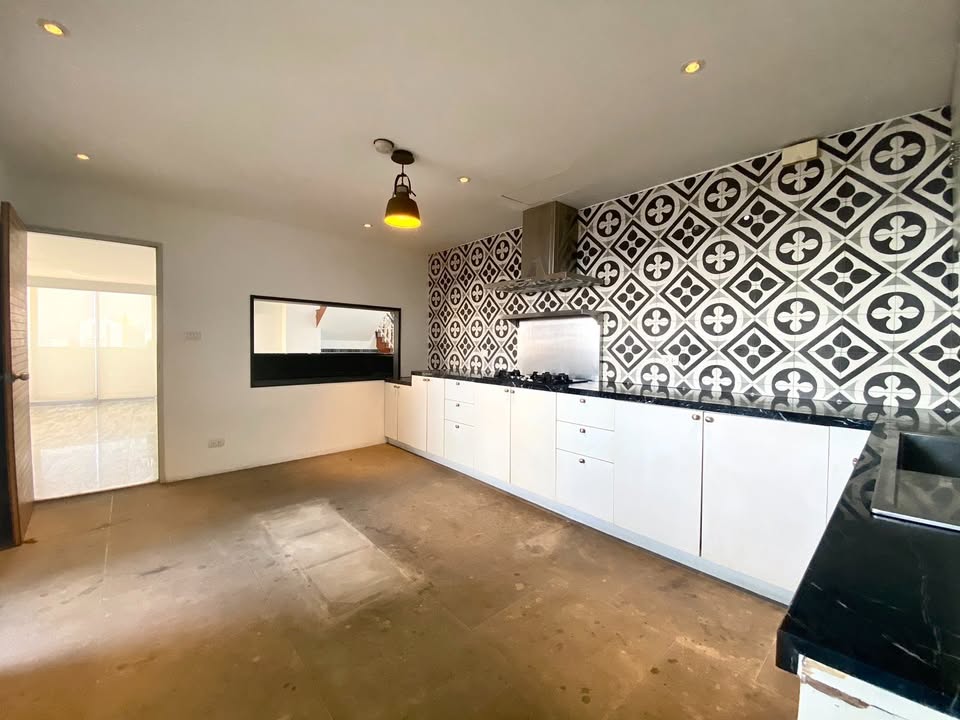 6-Bed, 6-Bath, 550.47 sqm Duplex for Rent at DS1 (D.S. Tower 1), Near Phrom Phong BTS, ฿120,000/month – Luxury Living in Sukhumvit, Bangkok