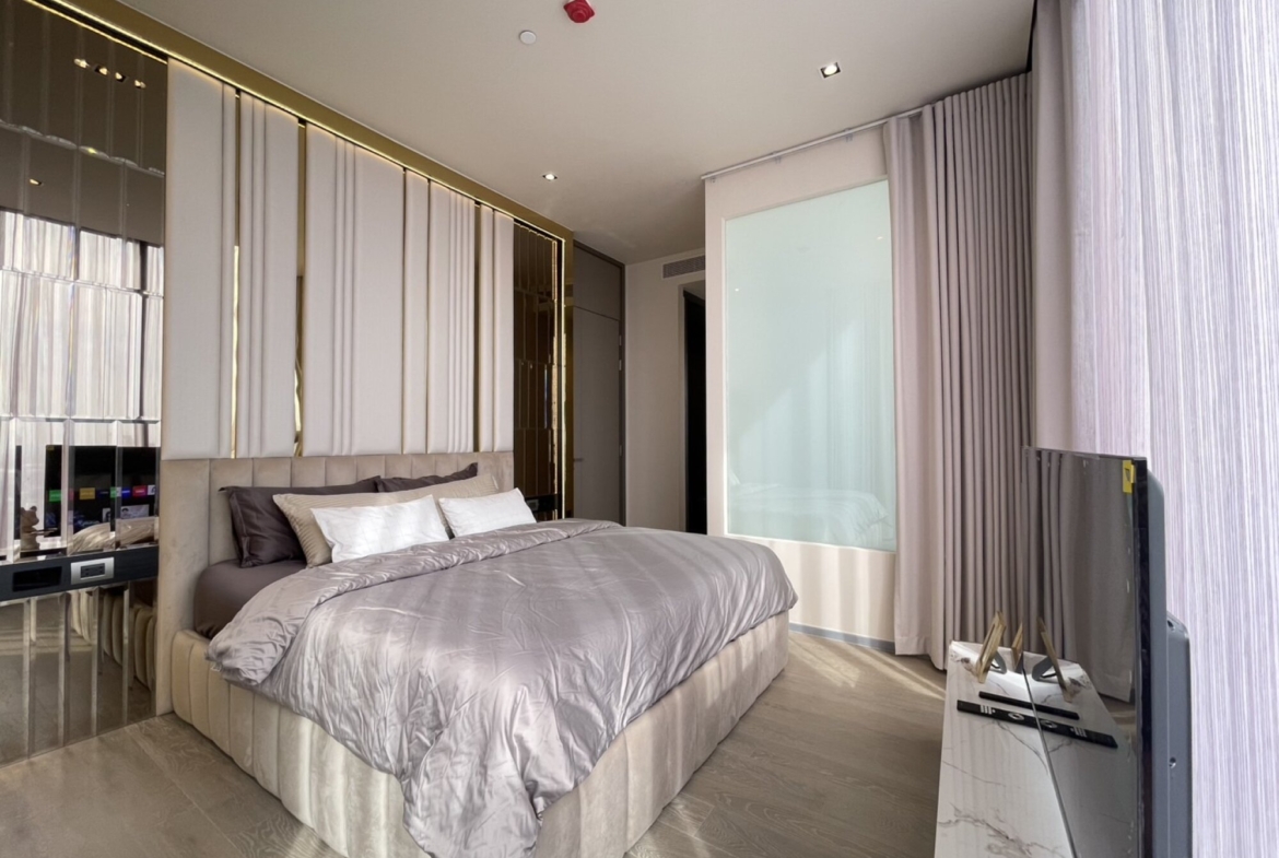 Luxurious 2-bedroom condo for rent at Hyde Heritage Thonglor, 80 sqm on the 21st floor, fully furnished, near BTS Thonglor. Rent: 130,000 THB/month