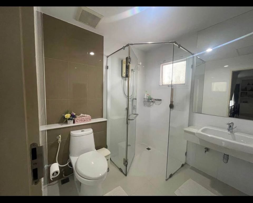 3-BR, 3-Bath, 187sqm Townhouse for Rent at Panasiri Residences, 38K/month, Near Lat Phrao MRT & Saphan Khwai BTS, Fully Furnished, 2 Parking Spaces