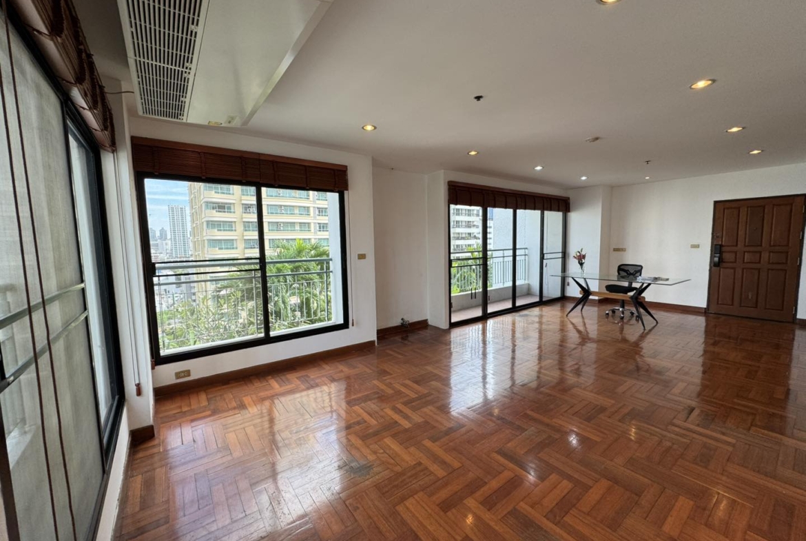 3-Bed, 2-Bath, 124.74 sqm Condo at Liberty Park 2, Sukhumvit 11 for Sale, 9.2M THB, 5-min Walk to BTS Nana