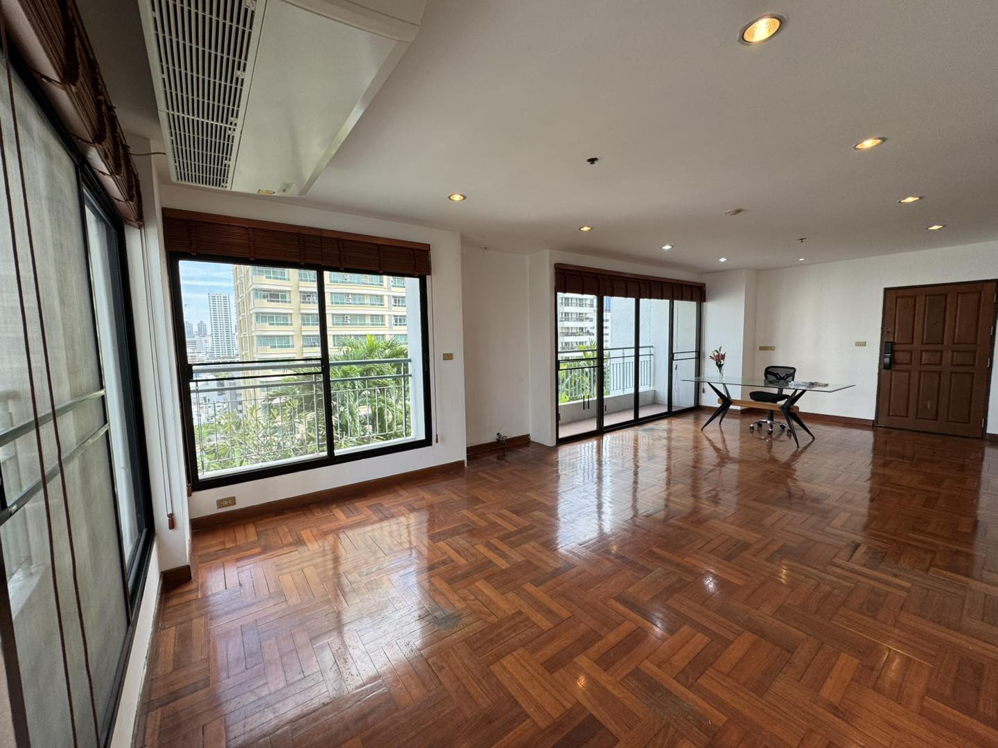 3-Bed, 2-Bath, 124.74 sqm Condo at Liberty Park 2, Sukhumvit 11 for Sale, 9.2M THB, 5-min Walk to BTS Nana