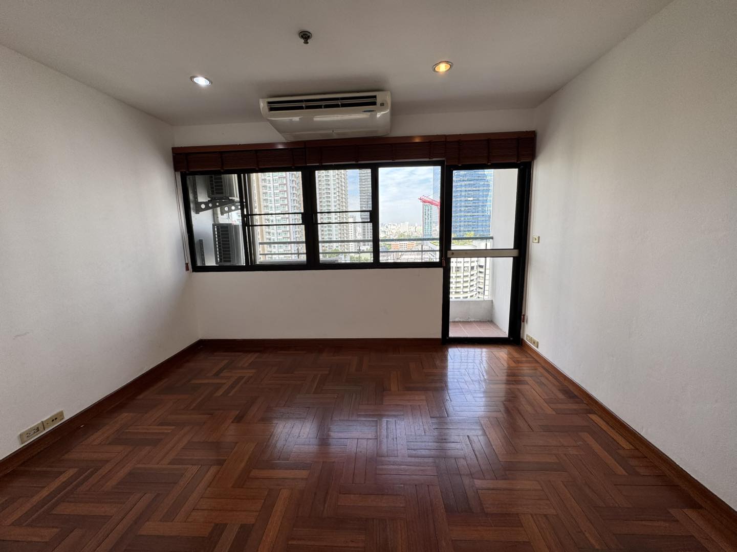 3-Bed, 2-Bath, 124.74 sqm Condo at Liberty Park 2, Sukhumvit 11 for Sale, 9.2M THB, 5-min Walk to BTS Nana
