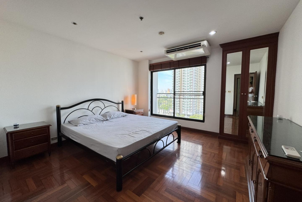 3-Bed, 2-Bath, 124.74 sqm Condo at Liberty Park 2, Sukhumvit 11 for Sale, 9.2M THB, 5-min Walk to BTS Nana