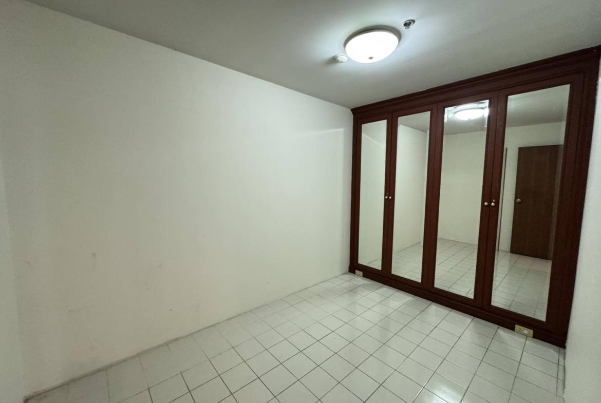 3-Bed, 2-Bath, 124.74 sqm Condo at Liberty Park 2, Sukhumvit 11 for Sale, 9.2M THB, 5-min Walk to BTS Nana