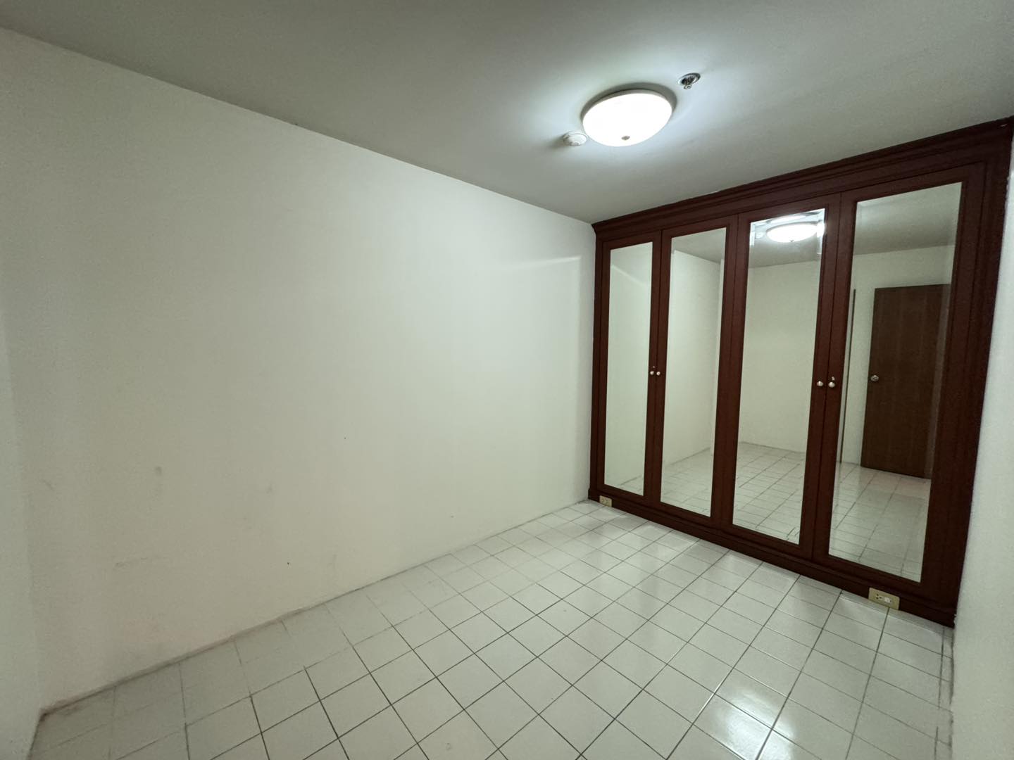 3-Bed, 2-Bath, 124.74 sqm Condo at Liberty Park 2, Sukhumvit 11 for Sale, 9.2M THB, 5-min Walk to BTS Nana