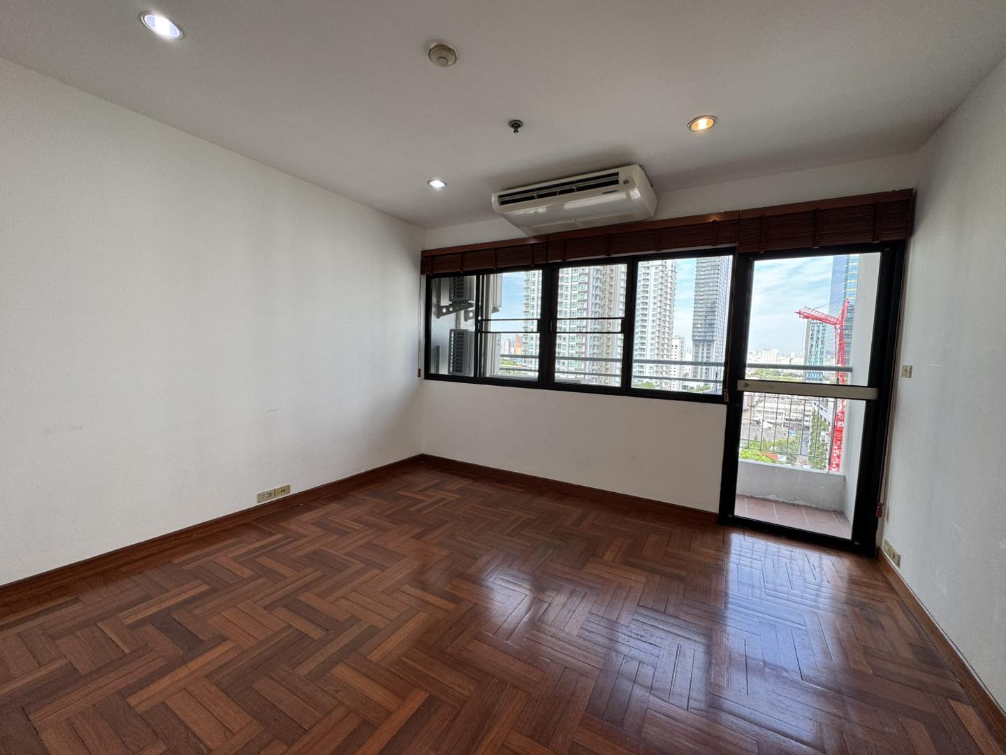 3-Bed, 2-Bath, 124.74 sqm Condo at Liberty Park 2, Sukhumvit 11 for Sale, 9.2M THB, 5-min Walk to BTS Nana
