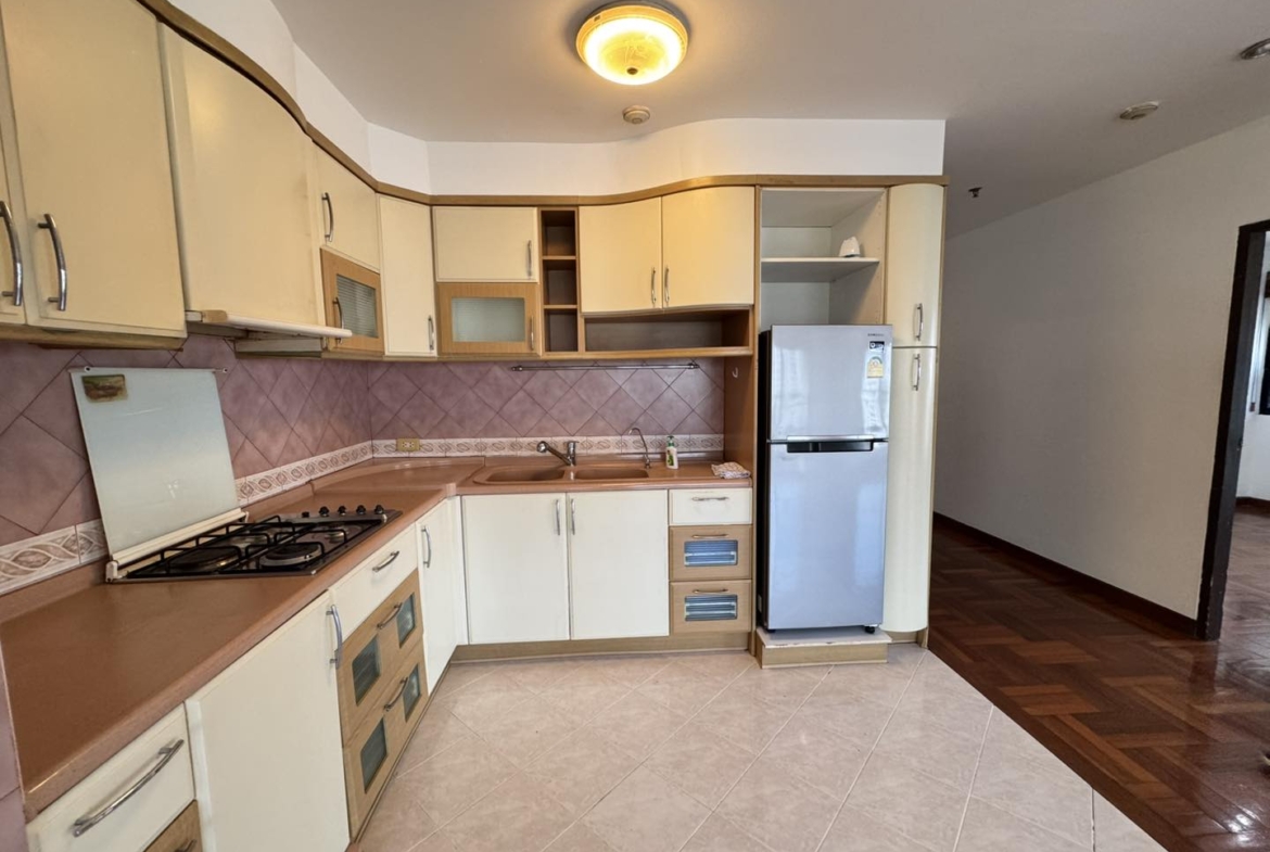 3-Bed, 2-Bath, 124.74 sqm Condo at Liberty Park 2, Sukhumvit 11 for Sale, 9.2M THB, 5-min Walk to BTS Nana
