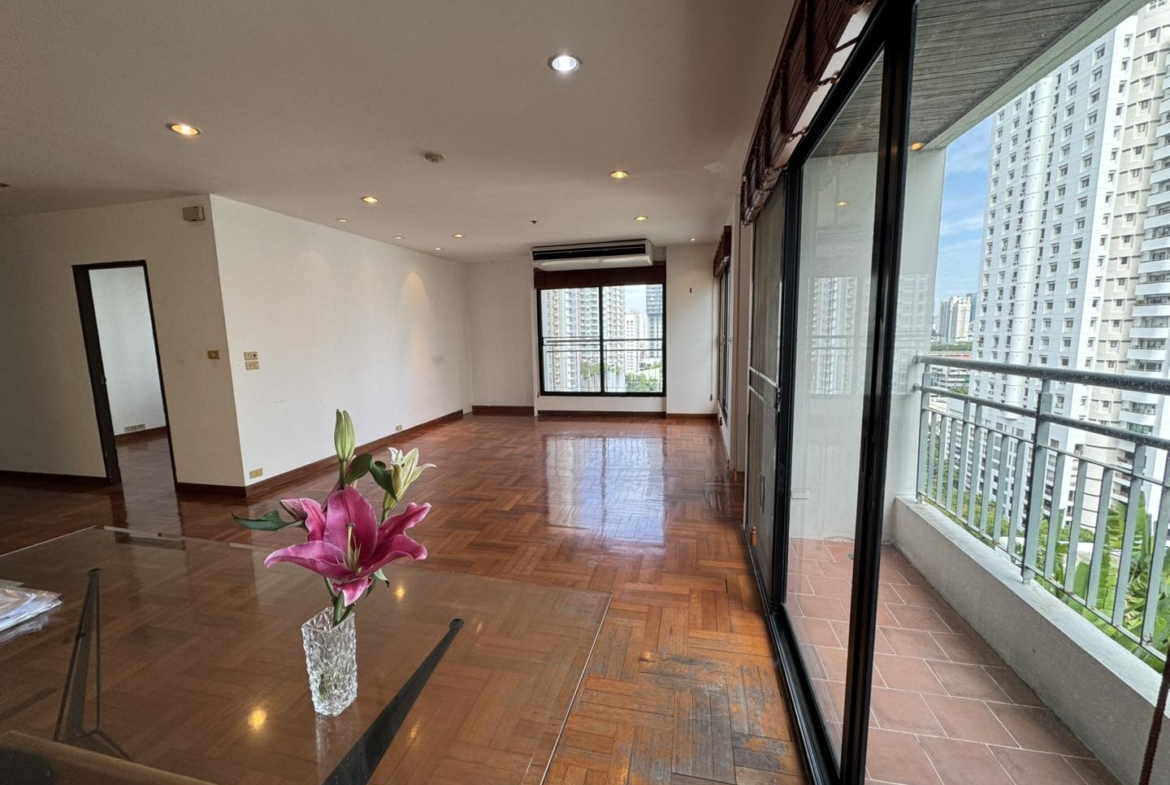 3-Bed, 2-Bath, 124.74 sqm Condo at Liberty Park 2, Sukhumvit 11 for Sale, 9.2M THB, 5-min Walk to BTS Nana