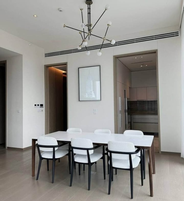 2-Bed, 3-Bath, 154 sqm Condo at Scope Langsuan for Rent, 390K THB/month, 5-min Walk to Chidlom BTS