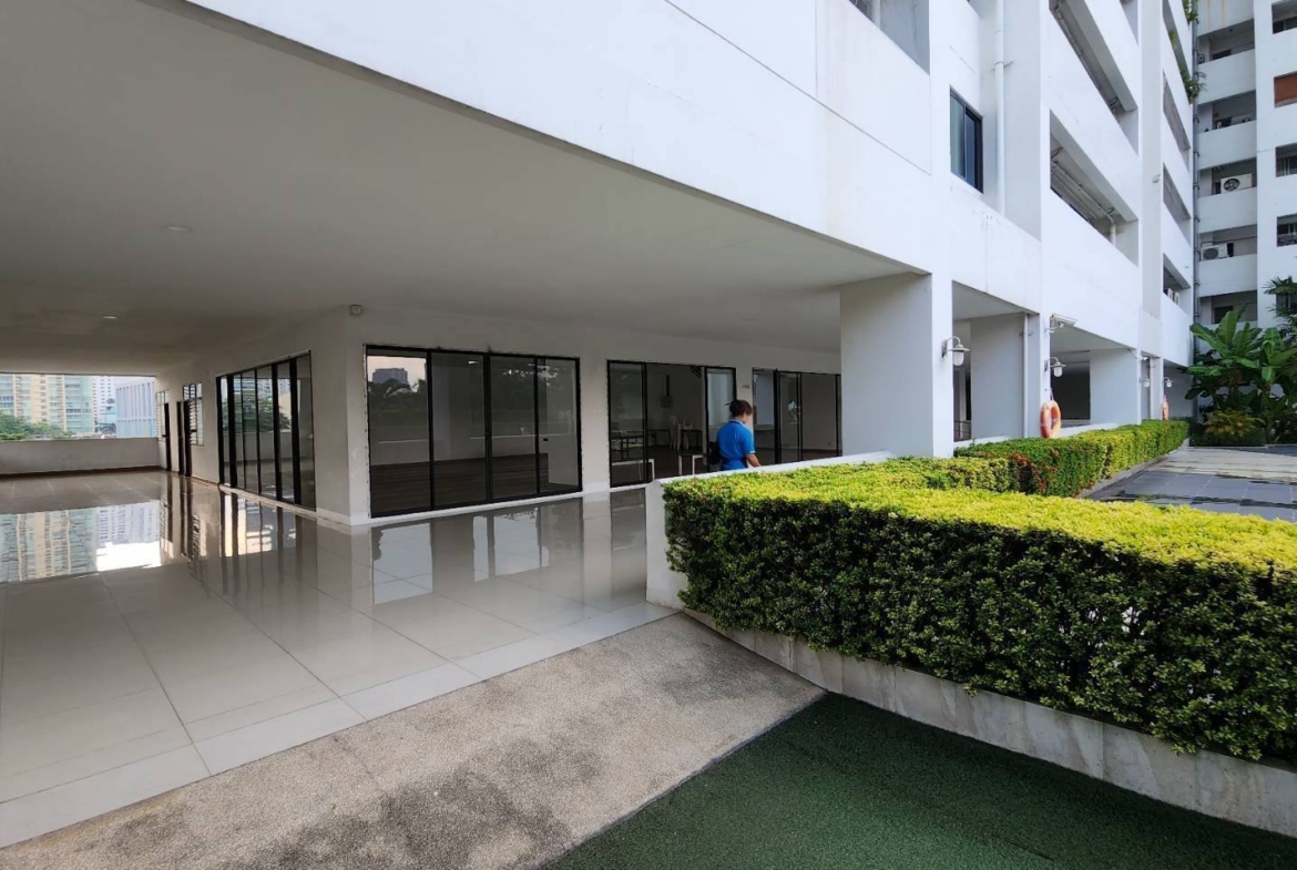 Elegant 3-bedroom condo at DS Tower 2 Sukhumvit 39 with spacious interiors, modern furnishings, and a high-floor city view, offering a luxury urban living experience.