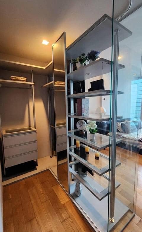 Luxury 2-bed, 2-bath duplex 86 sqm condo at Keyne by Sansiri, next to BTS Thonglor. High floor, fully furnished. For rent ฿58,000/month. Contact us today!