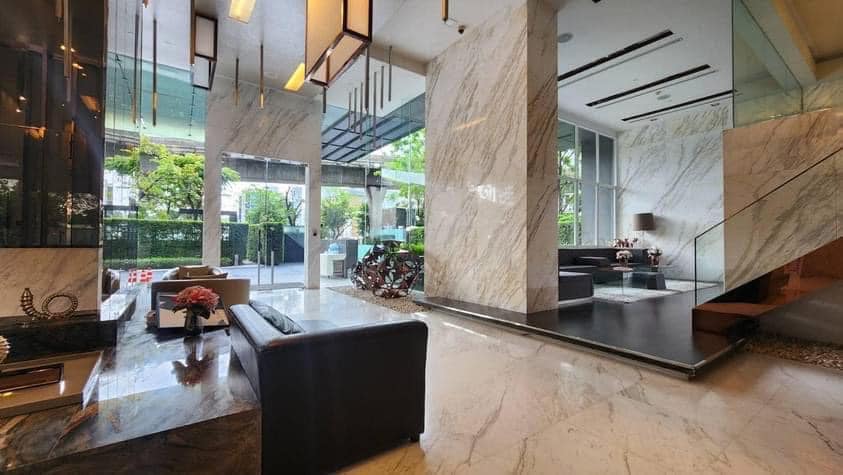 Luxury 2-bed, 2-bath duplex 86 sqm condo at Keyne by Sansiri, next to BTS Thonglor. High floor, fully furnished. For rent ฿58,000/month. Contact us today!