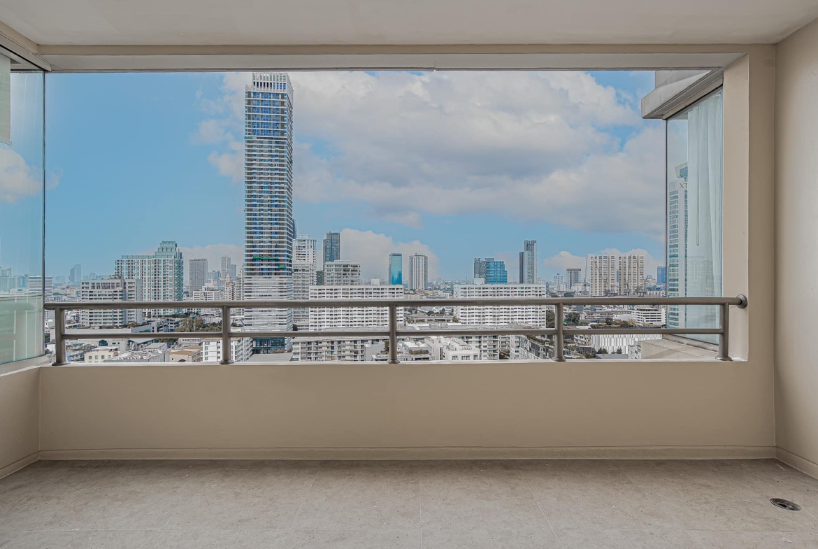 4-Bed, 3-Bath, 164 sqm Condo at Hampton Thonglor 10, Rent 120K/ Sale 32M, Near BTS Thonglor, Fully Furnished, Luxury Living in Bangkok’s Prime Area