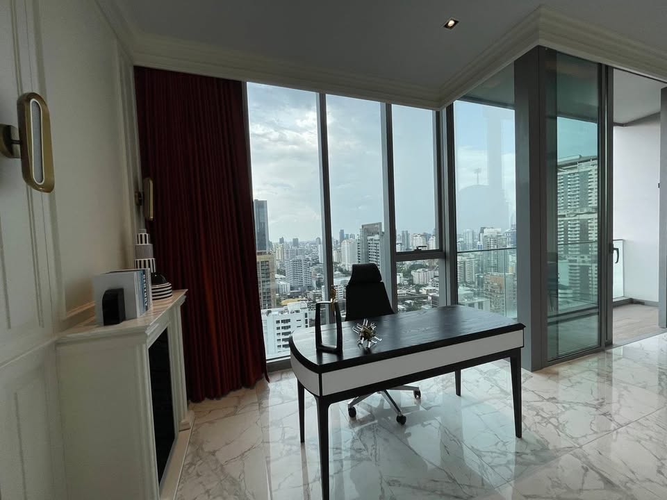 2-Bedroom, 2-Bathroom Condo at Kraam Sukhumvit 26, 121.4 sqm, For Rent ฿150,000/month, Near BTS Phrom Phong, Luxury Living with City Views