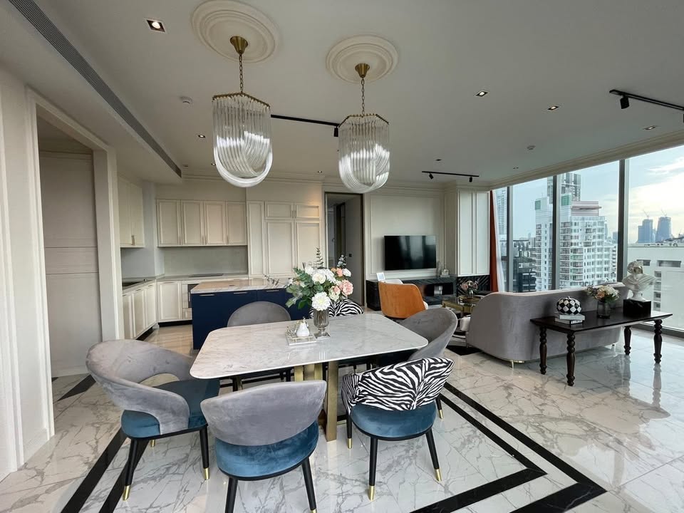 2-Bedroom, 2-Bathroom Condo at Kraam Sukhumvit 26, 121.4 sqm, For Rent ฿150,000/month, Near BTS Phrom Phong, Luxury Living with City Views
