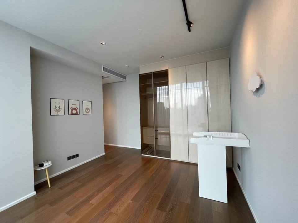 2-Bedroom, 2-Bathroom Condo at Kraam Sukhumvit 26, 121.4 sqm, For Rent ฿150,000/month, Near BTS Phrom Phong, Luxury Living with City Views