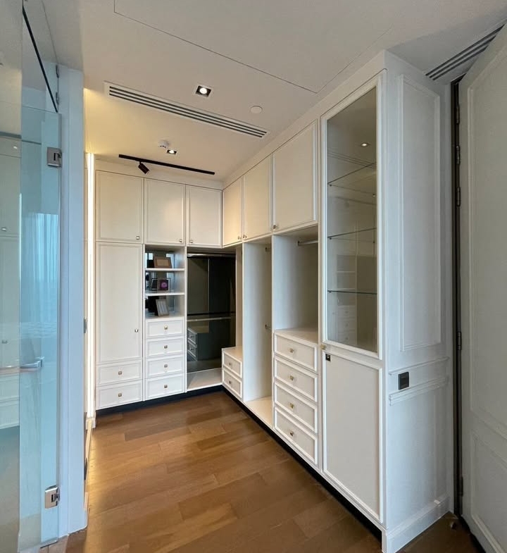 2-Bedroom, 2-Bathroom Condo at Kraam Sukhumvit 26, 121.4 sqm, For Rent ฿150,000/month, Near BTS Phrom Phong, Luxury Living with City Views