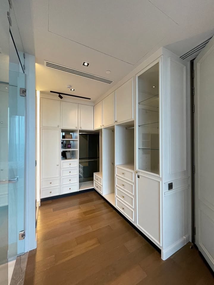 2-Bedroom, 2-Bathroom Condo at Kraam Sukhumvit 26, 121.4 sqm, For Rent ฿150,000/month, Near BTS Phrom Phong, Luxury Living with City Views