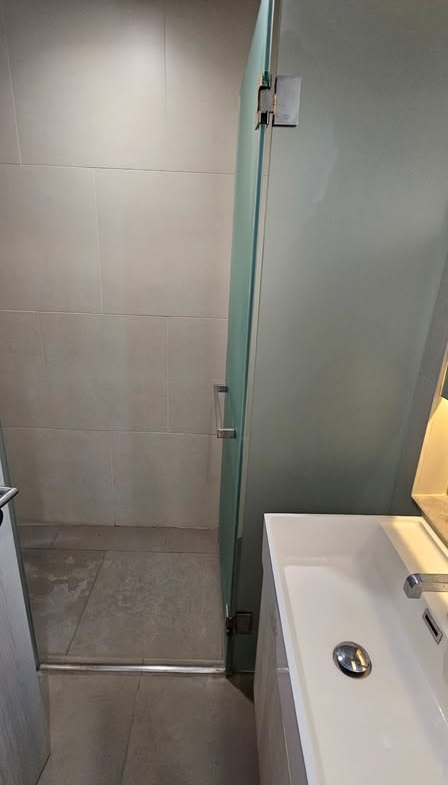 2-Bed, 1-Bath, 54 sqm Condo at The Lumpini 24 for Rent, 40K THB, Near Phrom Phong BTS, Fully Furnished, Modern Living in Sukhumvit 24, Bangkok