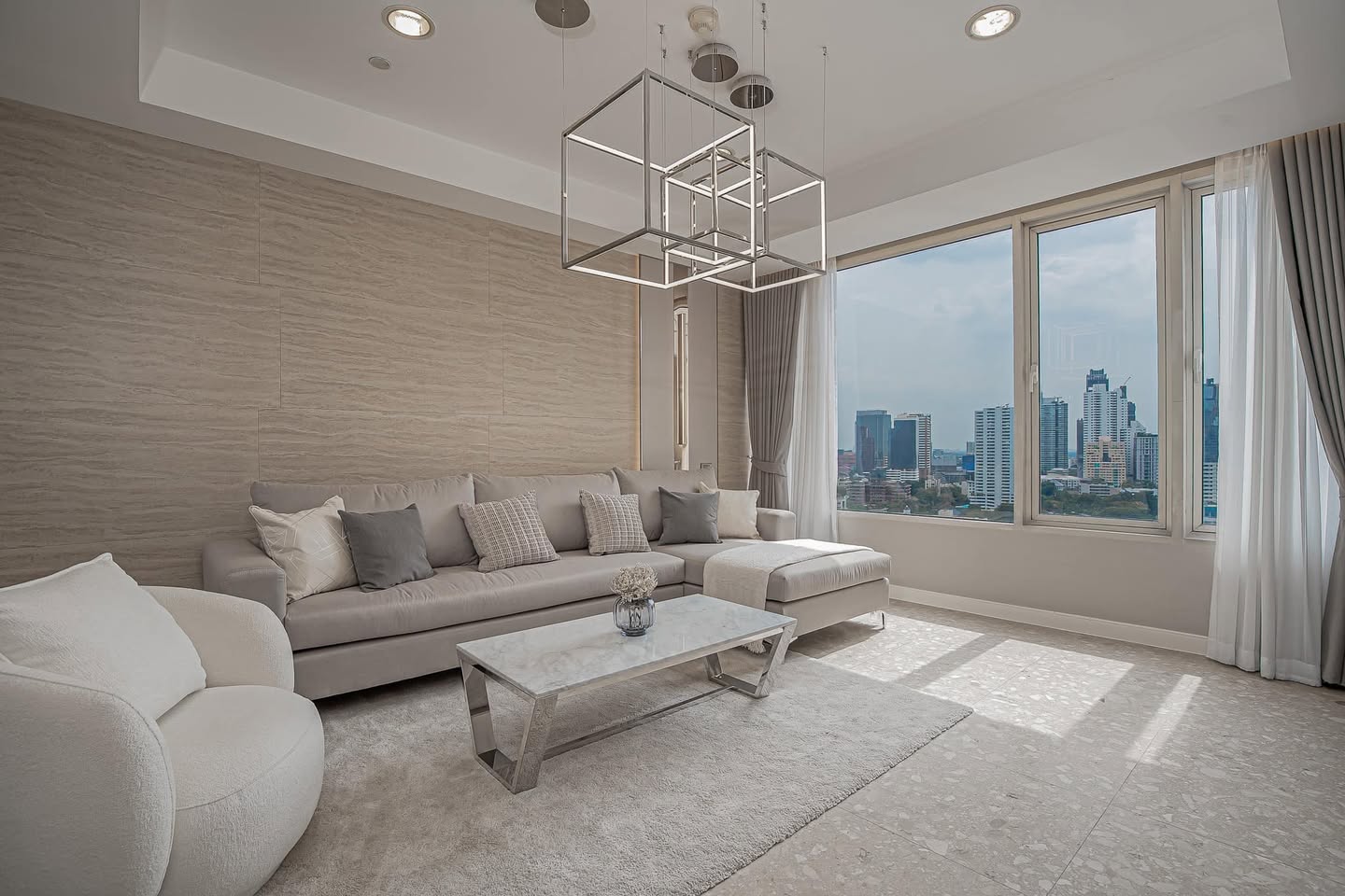 4-Bed, 3-Bath, 164 sqm Condo at Hampton Thonglor 10, Rent 120K/ Sale 32M, Near BTS Thonglor, Fully Furnished, Luxury Living in Bangkok’s Prime Area