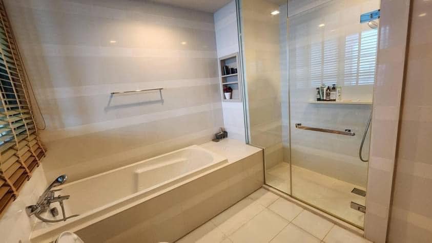 Luxury 2-bed, 2-bath duplex 86 sqm condo at Keyne by Sansiri, next to BTS Thonglor. High floor, fully furnished. For rent ฿58,000/month. Contact us today!