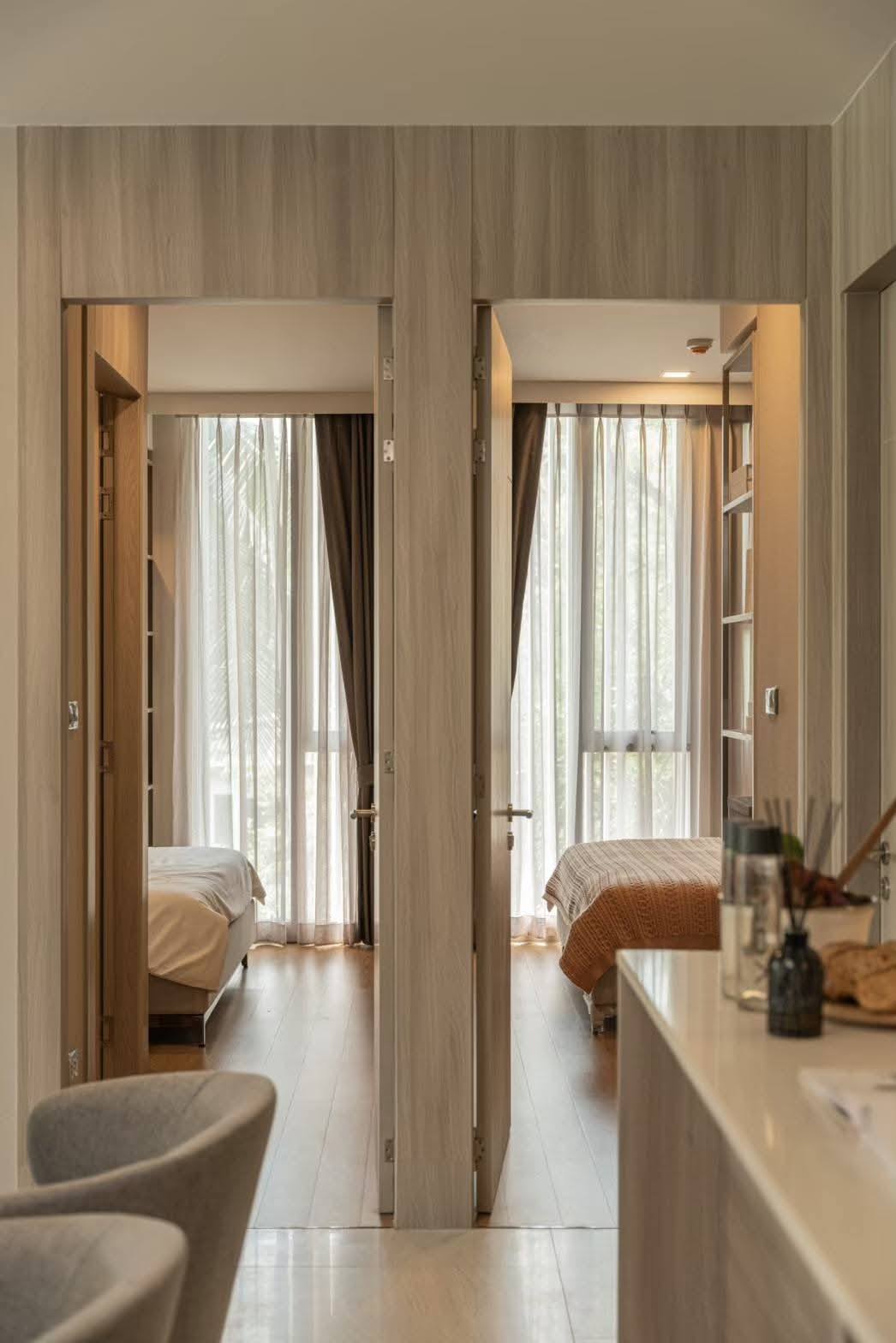 Luxury 2-bed, 2-bath condo at H Sukhumvit 43, 60 sqm, 17th floor. Prime Phrom Phong location near BTS. Full facilities. Rent starts at 43,000 THB/month.