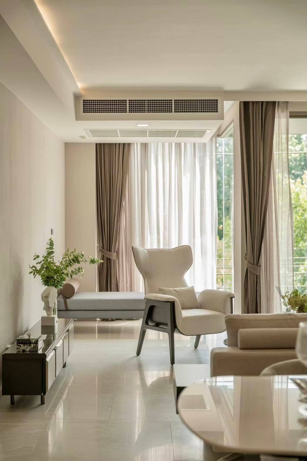 Luxury 2-bed, 2-bath condo at H Sukhumvit 43, 60 sqm, 17th floor. Prime Phrom Phong location near BTS. Full facilities. Rent starts at 43,000 THB/month.